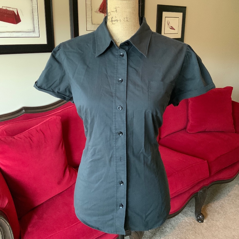 NEW YORK & COMPANY BLOUSE!
